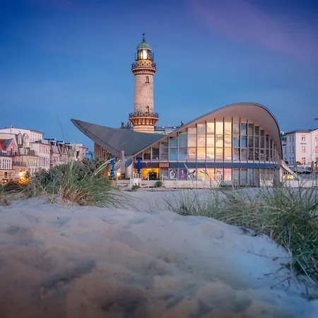 Kapitaenshaus In Wasserlage! Traumapartments Warnemuende Rostock Exterior photo