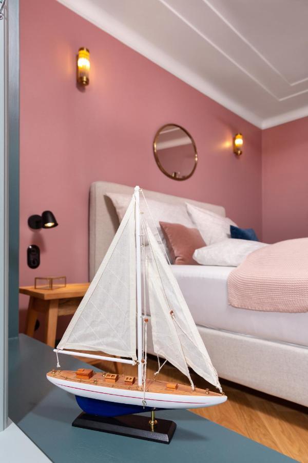 Kapitaenshaus In Wasserlage! Traumapartments Warnemuende Appartement Rostock
