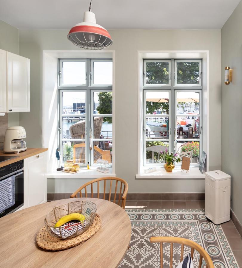 Kapitaenshaus In Wasserlage! Traumapartments Warnemuende Appartement *